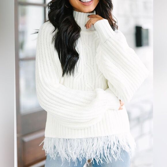ENTRO What's Going On Cream White Feather Trim Sweater in the Size Medium - Picture 8 of 14